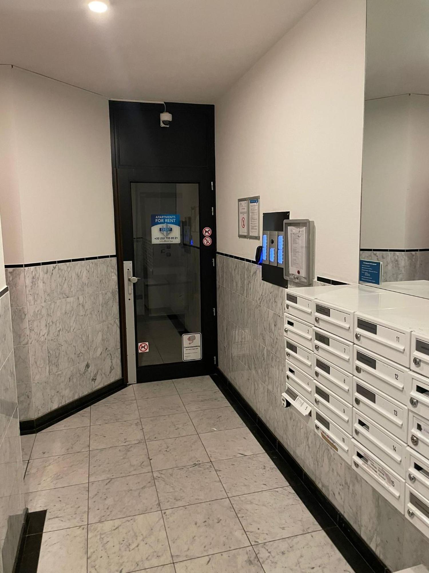 One Bedroom Fully Equipped Apartment With Terrace ブリュッセル エクステリア 写真
